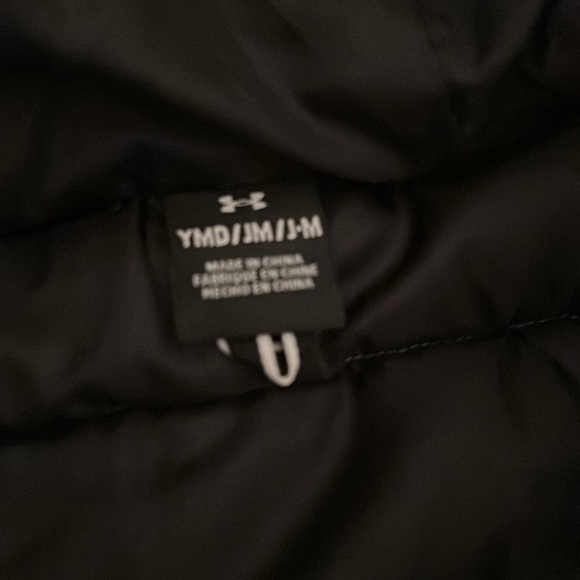 Boys Under Armour puffer coat in like new condition. - Picture 5 of 7